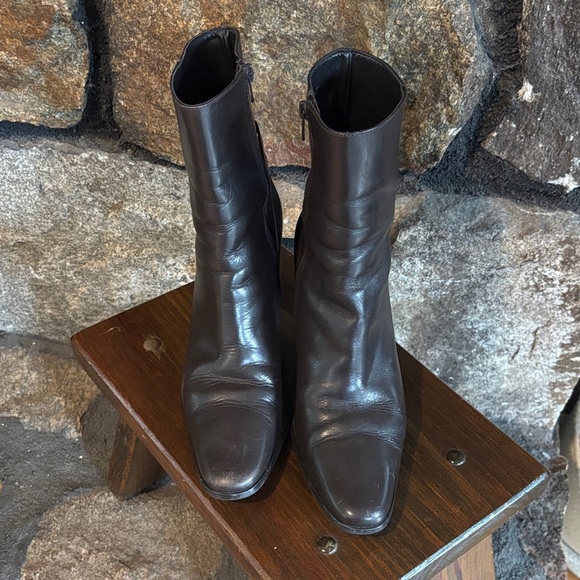 LOFT 7.5 Elegant Chocolate Brown Leather heeled Ankle Boots - Picture 3 of 6